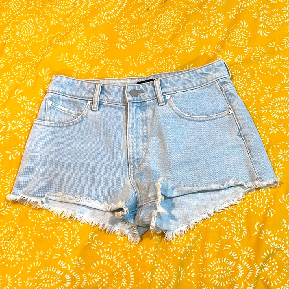 VOLCOM JEAN SHORTS Women’s Size 2